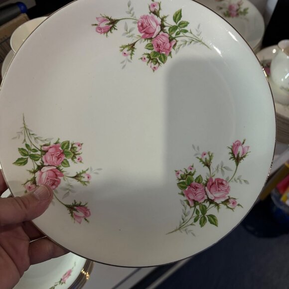 Royal Wilton 22K Gold Trim Vintage Floral Plate 10 Inch Round - Picture 8 of 8